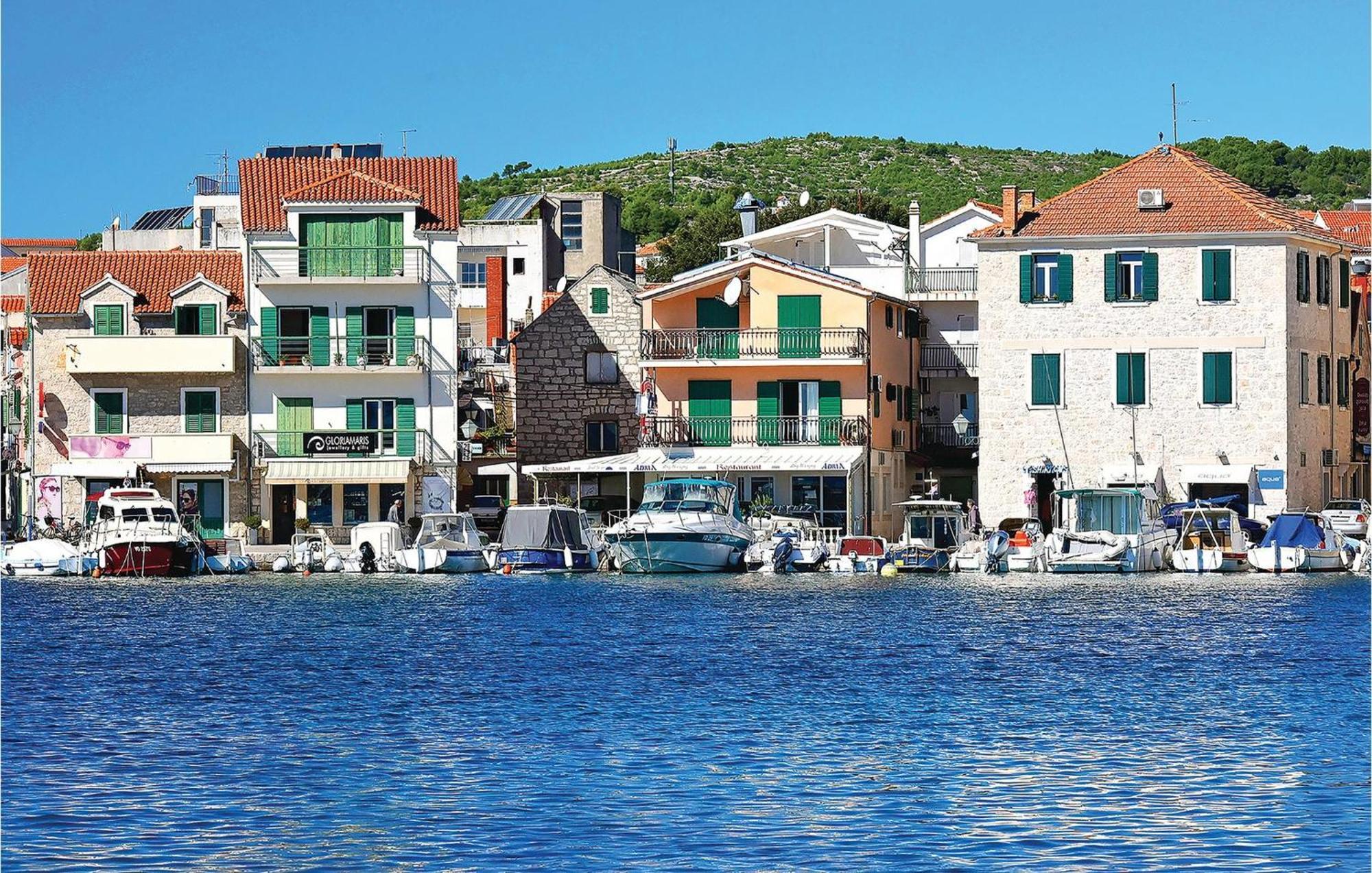 4 Bedroom Cozy Apartment In Vodice Eksteriør billede